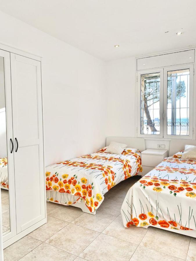 Appartement Devant La Plage Росас Экстерьер фото