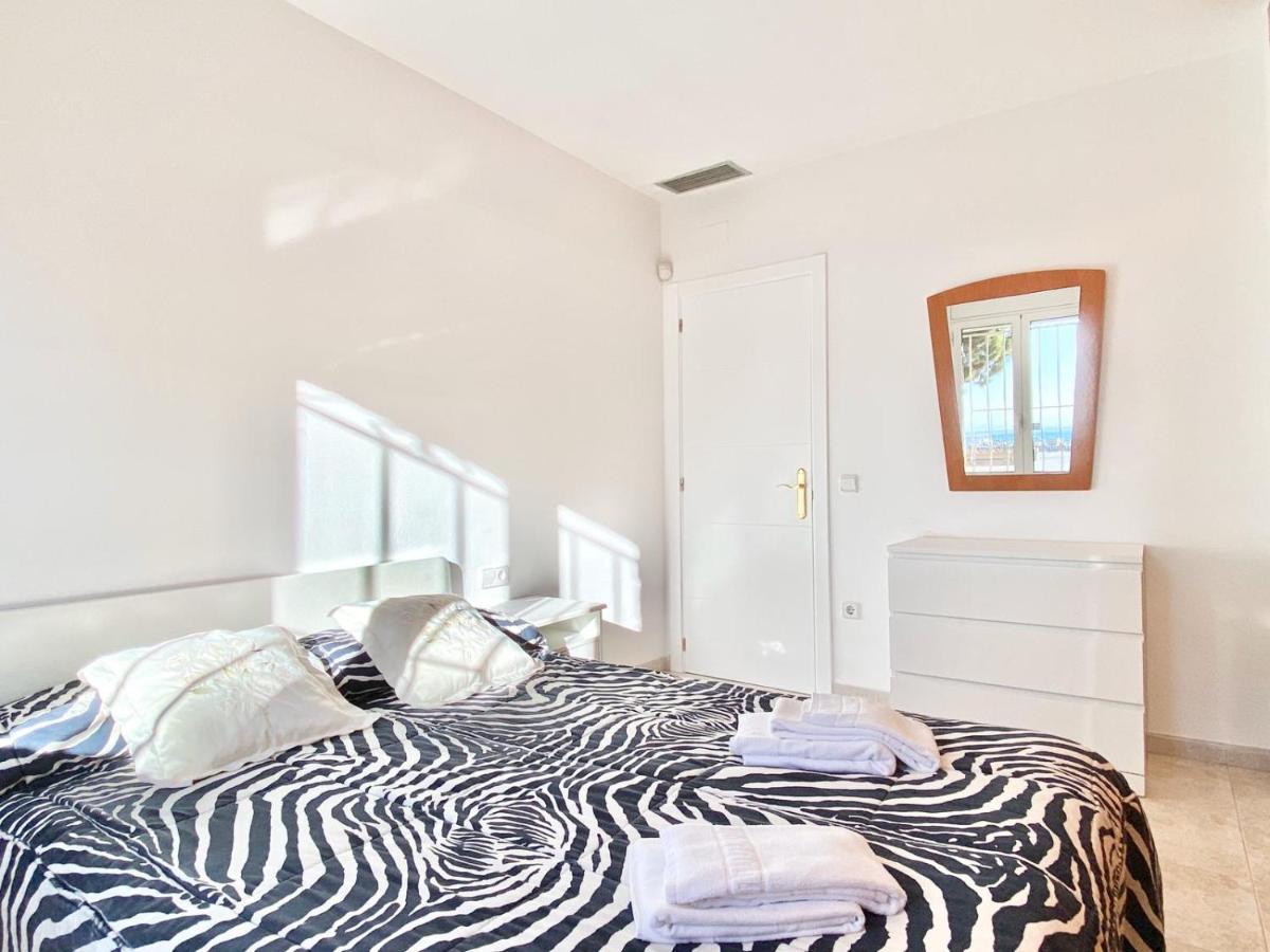 Appartement Devant La Plage Росас Экстерьер фото